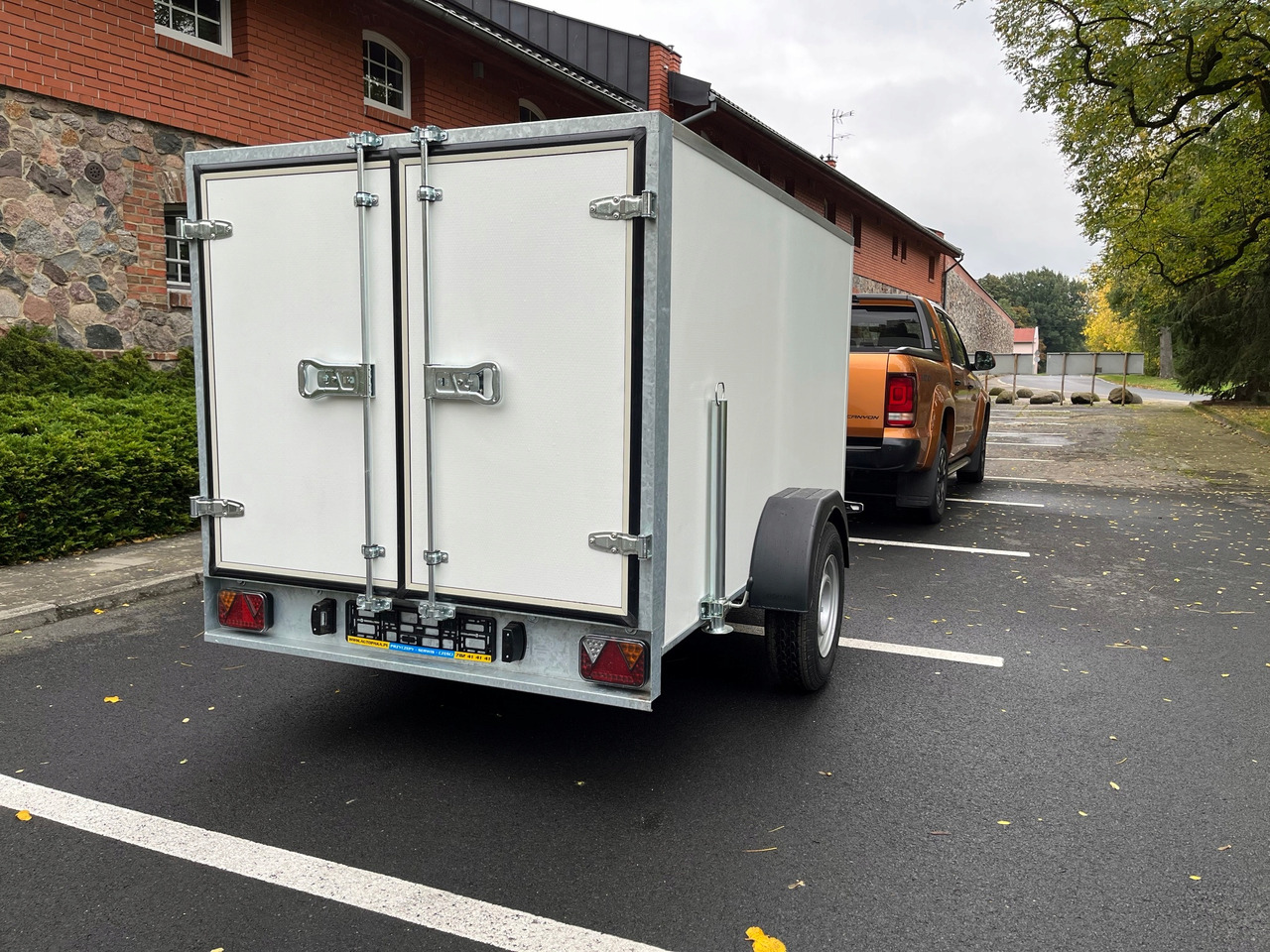 PRZYCZEPA KONTENER CARGO BOX 2,6 x 1,5 ZABUDOWANA / CARGO CONTAINER TRAILER BOX 2.6 x 1.5 ENCLOSED - Remolque caja cerrada: foto 4 PRZYCZEPA KONTENER CARGO BOX 2,6 x 1,5 ZABUDOWANA / CARGO CONTAINER TRAILER BOX 2.6 x 1.5 ENCLOSED - Remolque caja cerrada: foto 4