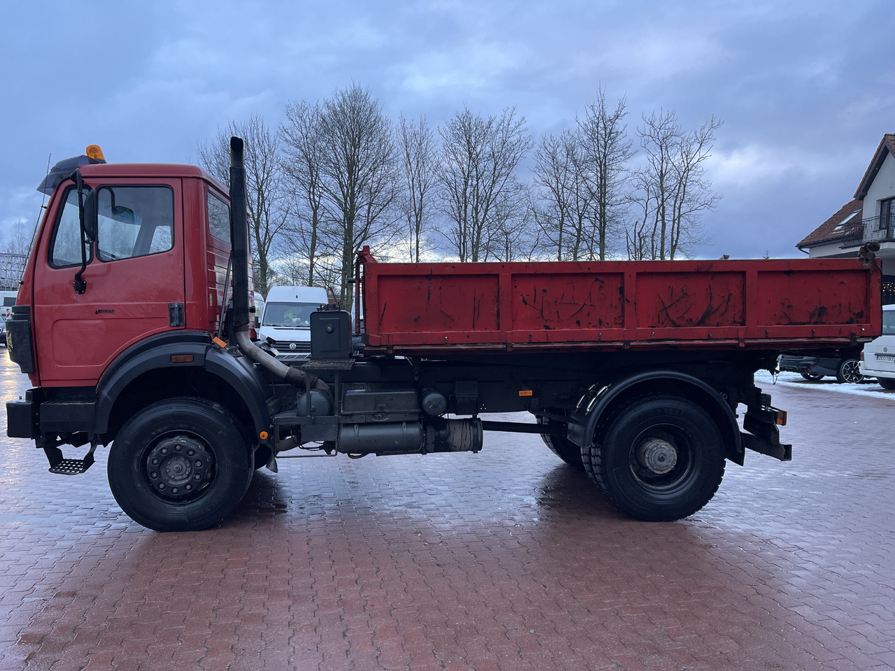 MERCEDES-BENZ 1824 - Camión volquete: foto 4 MERCEDES-BENZ 1824 - Camión volquete: foto 4