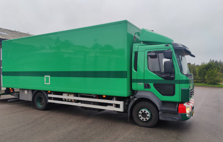 Volvo Industrial pressure washer - Vehículo municipal, Camión: foto 3 Volvo Industrial pressure washer - Vehículo municipal, Camión: foto 3