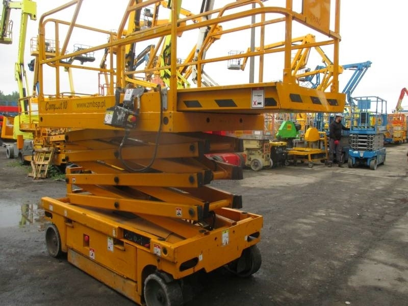 Haulotte Compact 10 - Plataforma de tijeras: foto 4 Haulotte Compact 10 - Plataforma de tijeras: foto 4