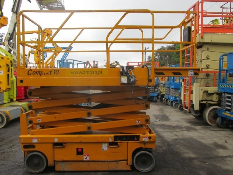 Haulotte Compact 10 - Plataforma de tijeras: foto 5 Haulotte Compact 10 - Plataforma de tijeras: foto 5
