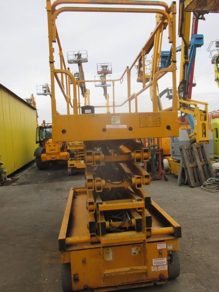 Haulotte Compact 12  - Plataforma de tijeras: foto 3 Haulotte Compact 12  - Plataforma de tijeras: foto 3