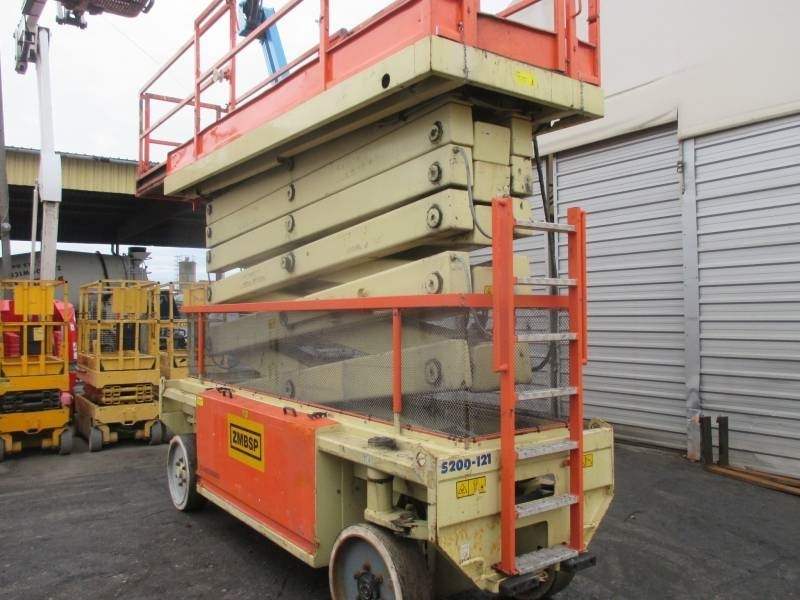 JLG Liftlux 180-12 - Plataforma de tijeras: foto 4 JLG Liftlux 180-12 - Plataforma de tijeras: foto 4