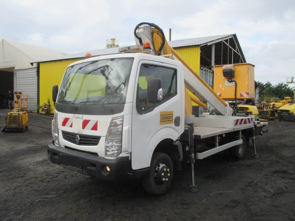 Camión con plataforma elevadora Multitel MT 202: foto 7