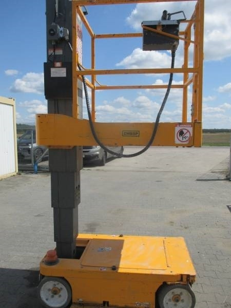 SkyJack SJ 12 - Plataforma de mástil vertical: foto 4 SkyJack SJ 12 - Plataforma de mástil vertical: foto 4