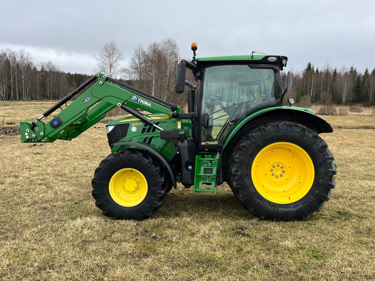 John Deere 6120R - Tractor: foto 3 John Deere 6120R - Tractor: foto 3
