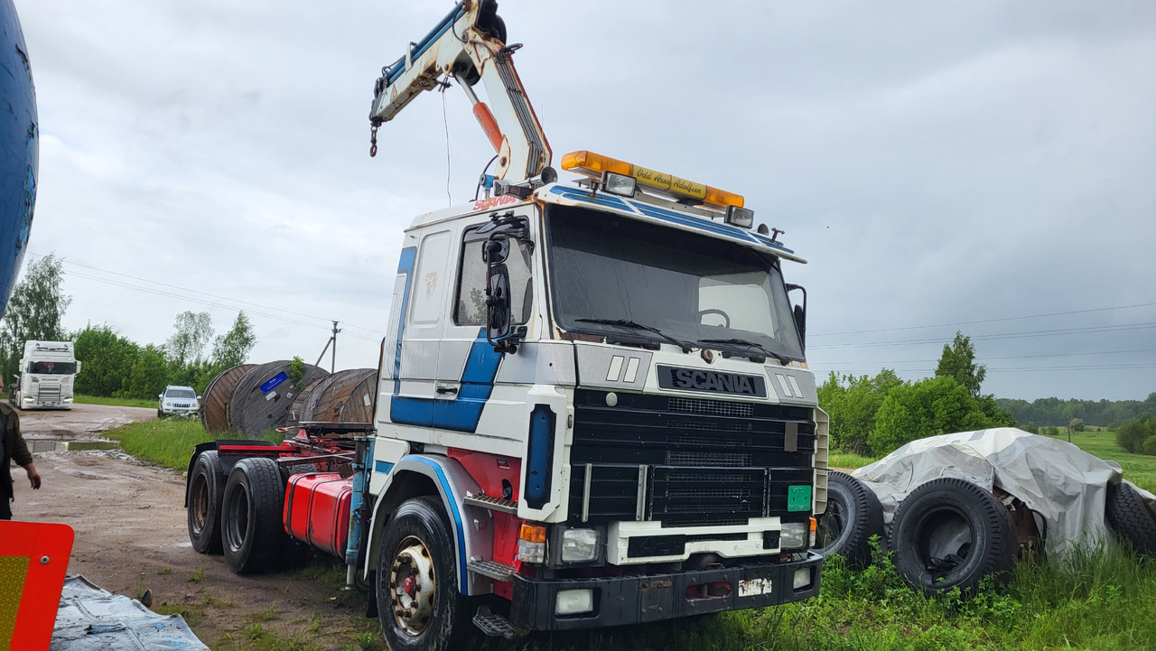 SCANIA R 142 H 6X2 SU KRANU - Cabeza tractora: foto 2 SCANIA R 142 H 6X2 SU KRANU - Cabeza tractora: foto 2