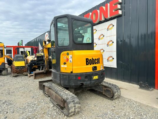 Bobcat E35 Cabine à 23500 € HT - Miniexcavadora: foto 4 Bobcat E35 Cabine à 23500 € HT - Miniexcavadora: foto 4