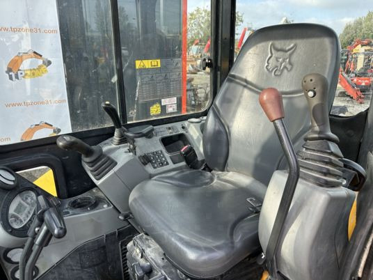 Miniexcavadora Bobcat E50 à 26900 € HT: foto 9