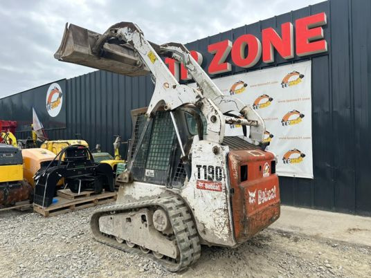 Bobcat T190 Joystick à 19 900 € HT - Minicargadora de cadenas: foto 2 Bobcat T190 Joystick à 19 900 € HT - Minicargadora de cadenas: foto 2