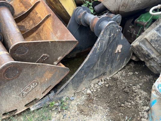 Godet Morin M4 - Cazo para excavadora: foto 1 Godet Morin M4 - Cazo para excavadora: foto 1