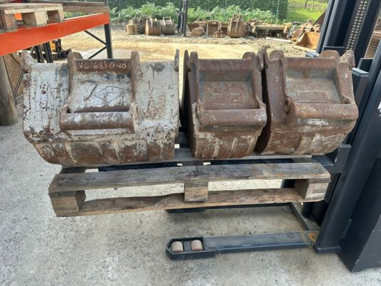 Godet pour minipelle Bobcat - Cazo para excavadora: foto 2 Godet pour minipelle Bobcat - Cazo para excavadora: foto 2