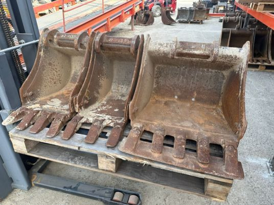 Godet pour minipelle Bobcat - Cazo para excavadora: foto 1 Godet pour minipelle Bobcat - Cazo para excavadora: foto 1