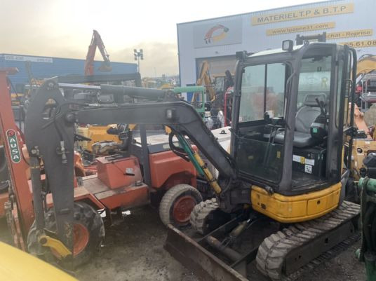 Komatsu PC26MR-3 - Miniexcavadora: foto 1 Komatsu PC26MR-3 - Miniexcavadora: foto 1
