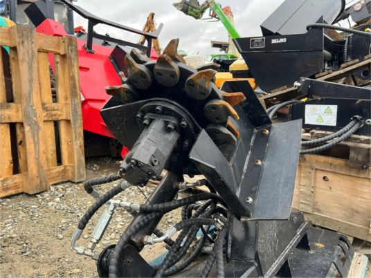 Rogneuse de souche pour mini chargeur - Triturador de tocones: foto 4 Rogneuse de souche pour mini chargeur - Triturador de tocones: foto 4