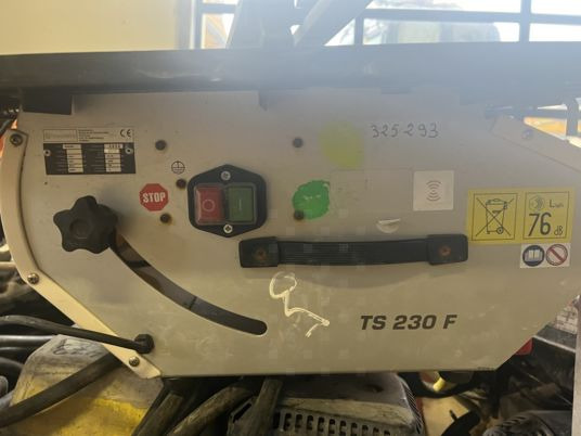 SCIE DE CARRELAGE HUSQVARNA TS230F - Herramienta/ Equipo: foto 1 SCIE DE CARRELAGE HUSQVARNA TS230F - Herramienta/ Equipo: foto 1