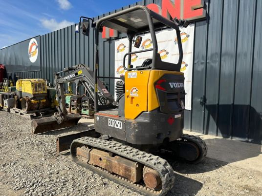 Volvo ECR25D à 23900 euros HT - Miniexcavadora: foto 4 Volvo ECR25D à 23900 euros HT - Miniexcavadora: foto 4