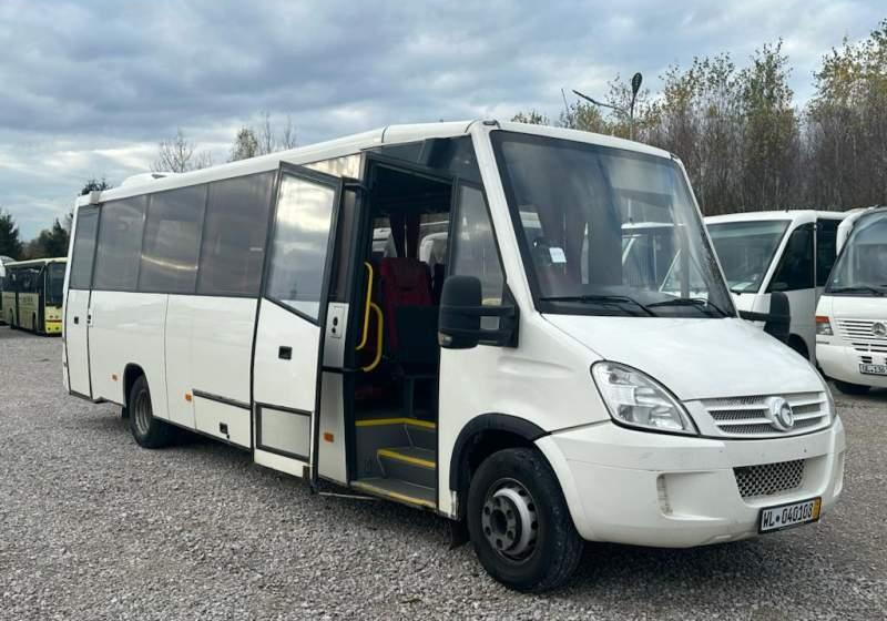 Iveco Daily Kutsenits 2011 Rossero, Prodig - Minibús, Furgoneta de pasajeros: foto 1 Iveco Daily Kutsenits 2011 Rossero, Prodig - Minibús, Furgoneta de pasajeros: foto 1