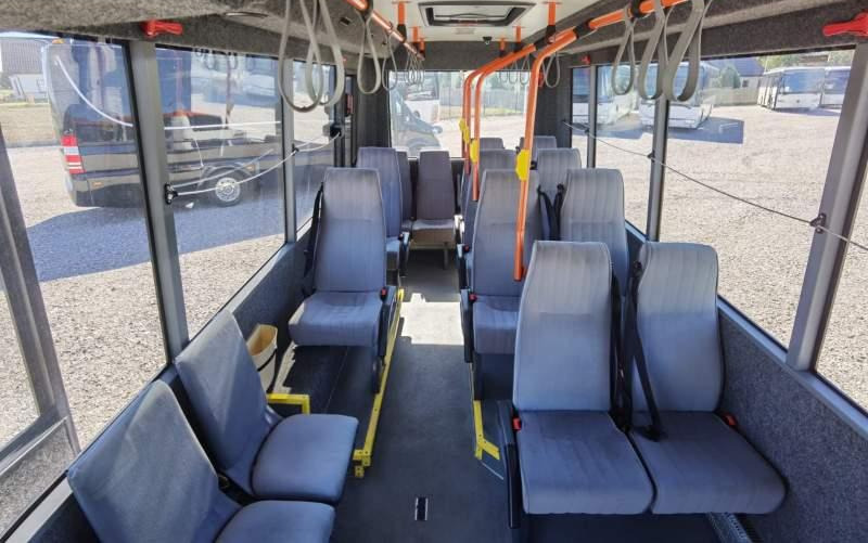 Autobús suburbano VW T5 KUTSENITS CITY 17 miejsc siedzących 2013 rok: foto 16