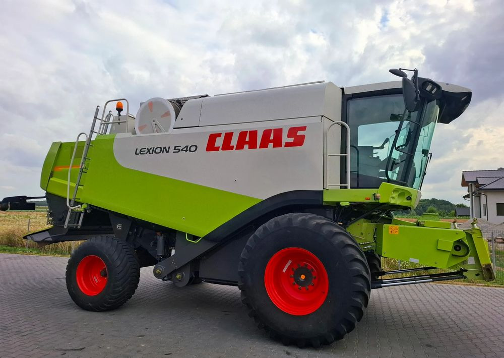 Claas Lexion 540 heder 6.6 m, Nie Malowany, Stan Bardzo Dobry - Cosechadora de granos: foto 3 Claas Lexion 540 heder 6.6 m, Nie Malowany, Stan Bardzo Dobry - Cosechadora de granos: foto 3