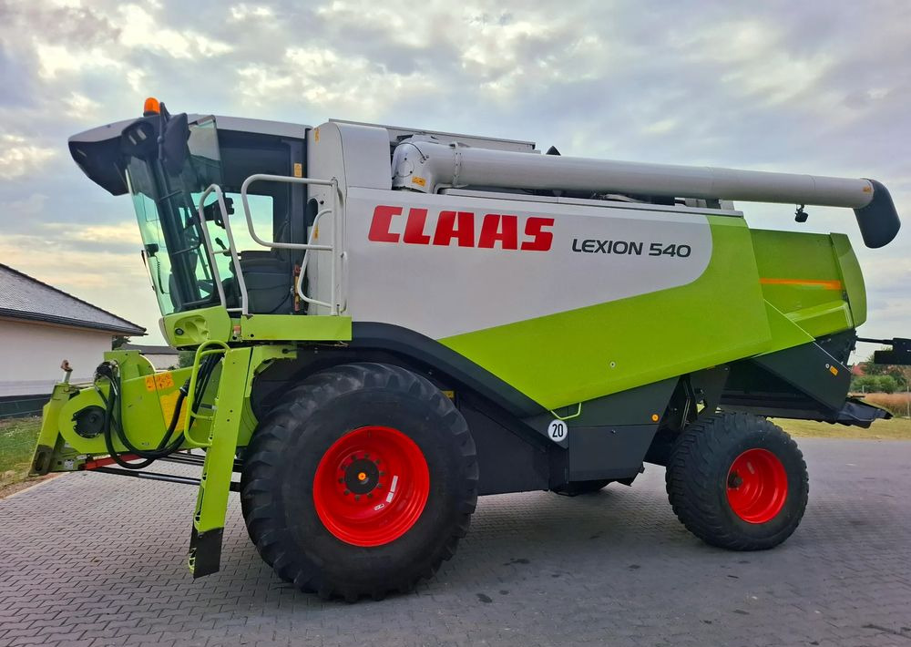 Claas Lexion 540 heder 6.6 m, Nie Malowany, Stan Bardzo Dobry - Cosechadora de granos: foto 2 Claas Lexion 540 heder 6.6 m, Nie Malowany, Stan Bardzo Dobry - Cosechadora de granos: foto 2