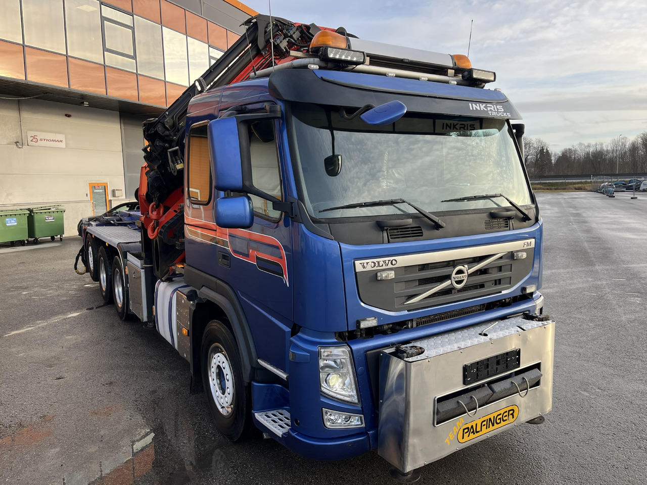 VOLVO FM 500 8X4 + Crane Palfinger PK53002SH YEAR 2016 + JIB PJ125 - Camión grúa: foto 2 VOLVO FM 500 8X4 + Crane Palfinger PK53002SH YEAR 2016 + JIB PJ125 - Camión grúa: foto 2