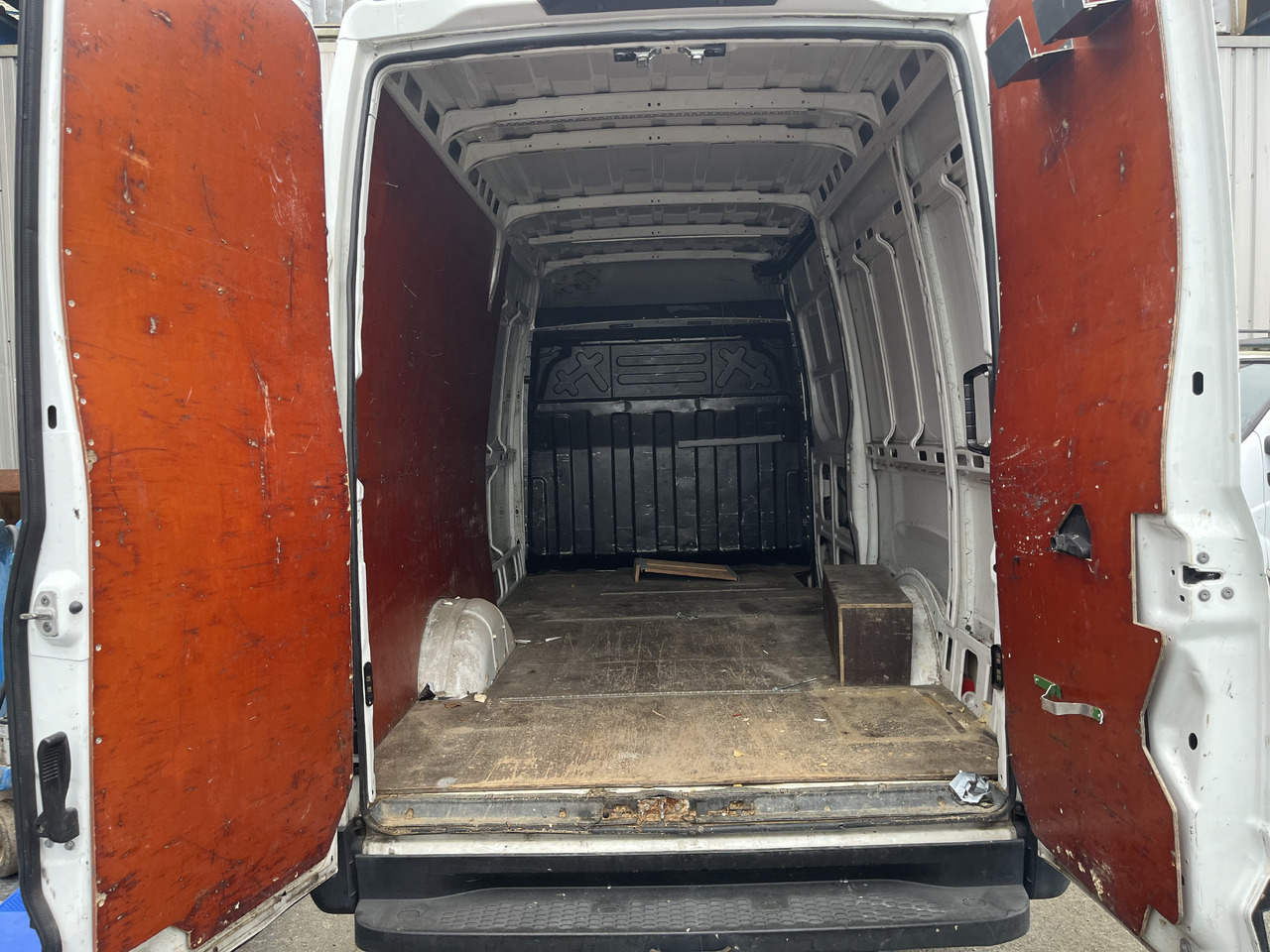 Iveco 35-180 35s18 11M3 - Furgón: foto 5 Iveco 35-180 35s18 11M3 - Furgón: foto 5