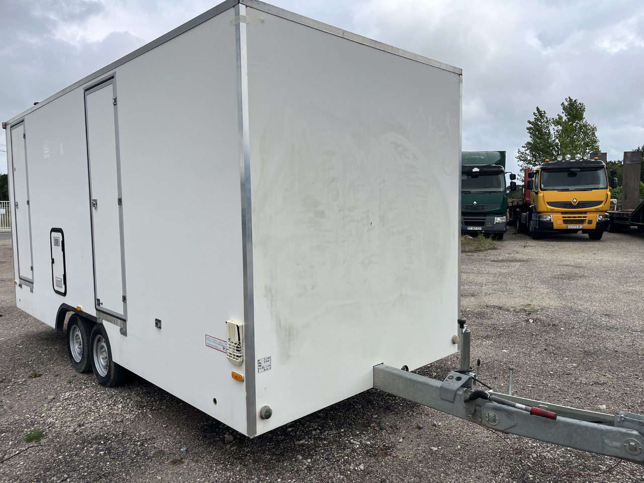 Jcr Base de vie - Remolque de coche: foto 2 Jcr Base de vie - Remolque de coche: foto 2