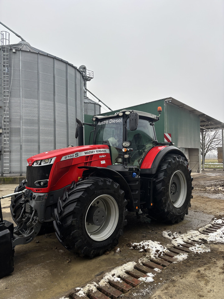 Massey Ferguson 8740S - Tractor: foto 1 Massey Ferguson 8740S - Tractor: foto 1