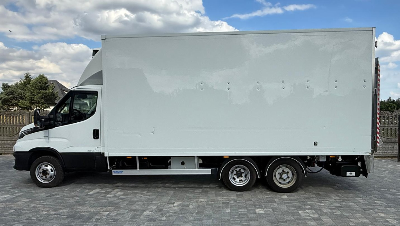 IVECO 40C18 BE COMBI – chłodnia z windą, kat. B+E, polift, 2019 rok - Furgoneta frigorifica: foto 1 IVECO 40C18 BE COMBI – chłodnia z windą, kat. B+E, polift, 2019 rok - Furgoneta frigorifica: foto 1