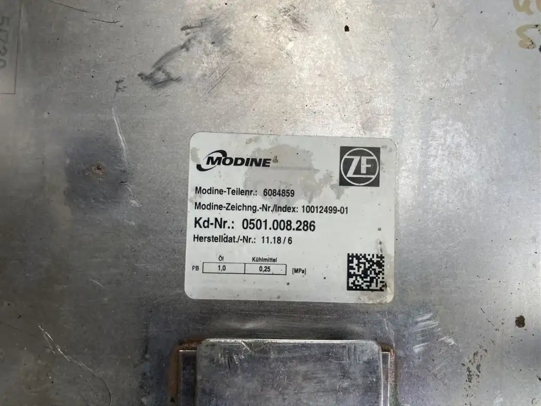 ZF ZF Ölkühler Wärmetauscher Getriebeölkühler Modine 0501.008.286 6084859 - Caja de cambios y piezas para Autobús: foto 2 ZF ZF Ölkühler Wärmetauscher Getriebeölkühler Modine 0501.008.286 6084859 - Caja de cambios y piezas para Autobús: foto 2