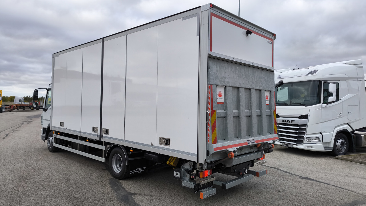 DAF XB 210 FA - Camión caja cerrada: foto 3 DAF XB 210 FA - Camión caja cerrada: foto 3