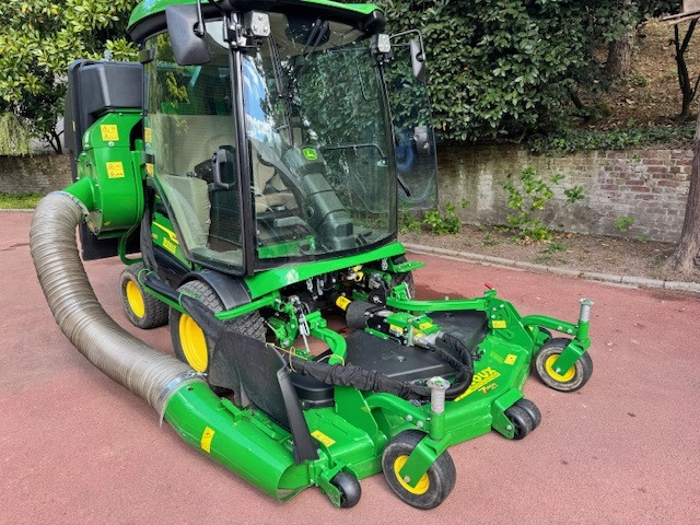 JOHN DEERE 1585 - Cortacésped: foto 1 JOHN DEERE 1585 - Cortacésped: foto 1