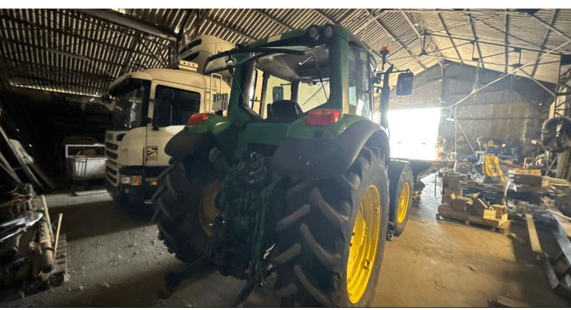 JOHN DEERE 6520 - Tractor: foto 2 JOHN DEERE 6520 - Tractor: foto 2