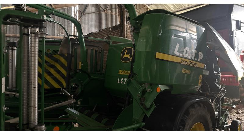 JOHN DEERE C441R - Rotoempacadora: foto 2 JOHN DEERE C441R - Rotoempacadora: foto 2