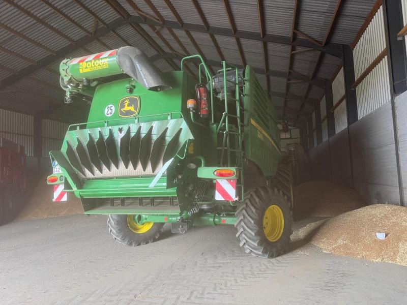 JOHN DEERE T660 - Cosechadora de granos: foto 2 JOHN DEERE T660 - Cosechadora de granos: foto 2