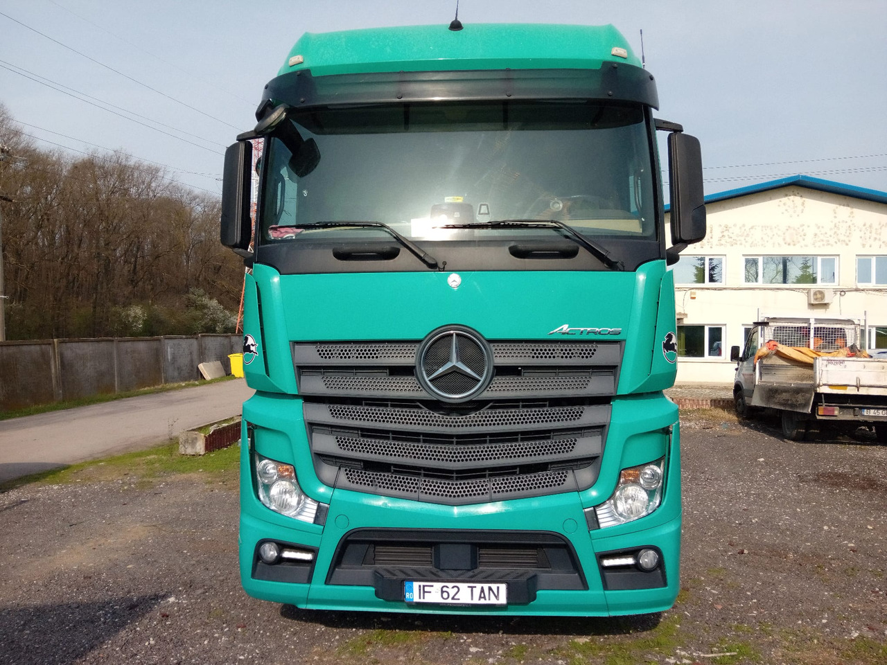 Mercedes-Benz Actros 18.45 - Cabeza tractora: foto 2 Mercedes-Benz Actros 18.45 - Cabeza tractora: foto 2