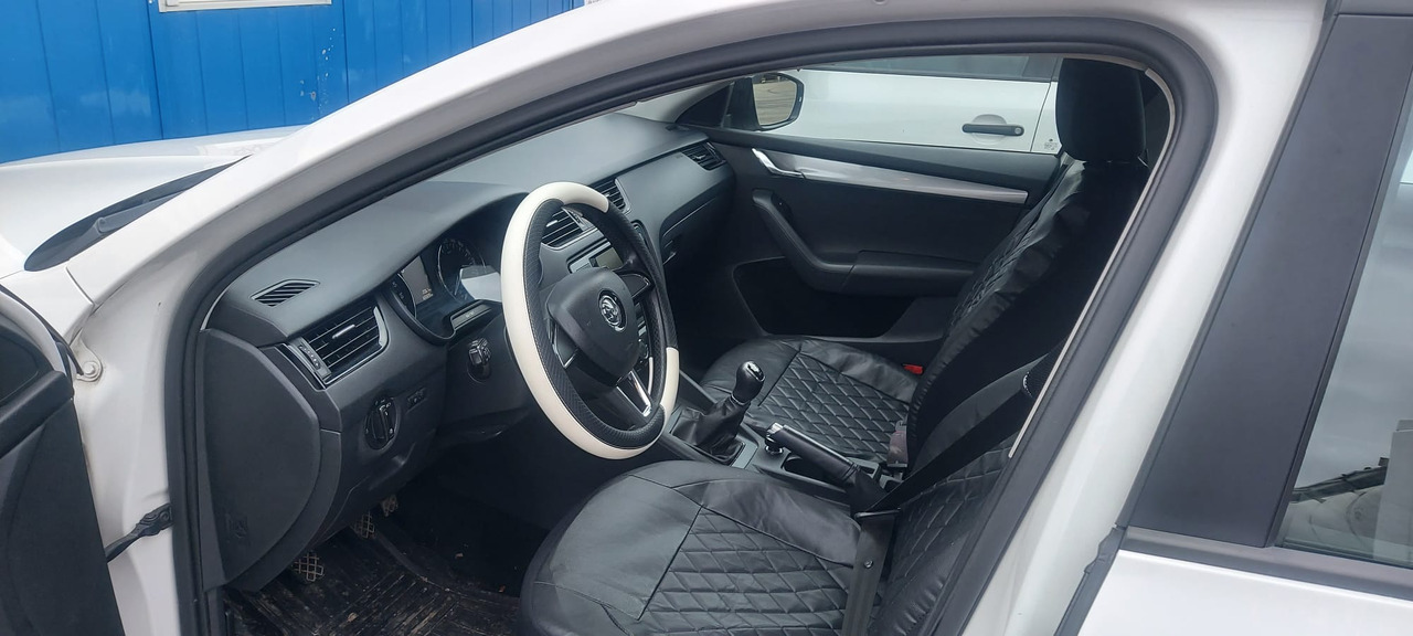 Sedan SKODA OCTAVIA: foto 7 Sedan SKODA OCTAVIA: foto 7