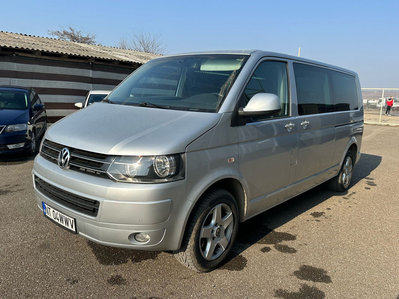 VOLKSWAGEN MULTIVAN - Minibús, Furgoneta de pasajeros: foto 1 VOLKSWAGEN MULTIVAN - Minibús, Furgoneta de pasajeros: foto 1