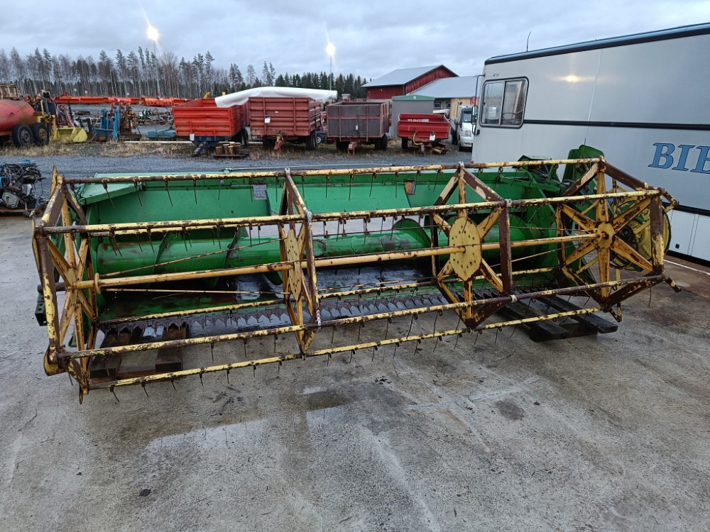 JOHN DEERE Leikkuupöytä 12 jalkaa / 360cm - Cabezal de grano: foto 2 JOHN DEERE Leikkuupöytä 12 jalkaa / 360cm - Cabezal de grano: foto 2