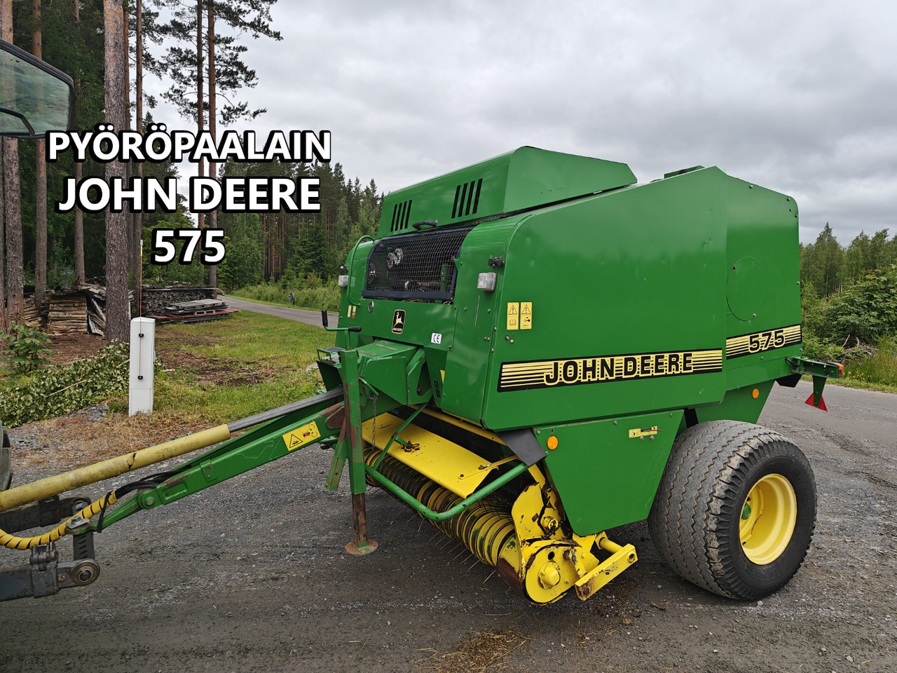 JOHN DEERE Pyöröpaalain 575 - Cosechadora de granos: foto 1 JOHN DEERE Pyöröpaalain 575 - Cosechadora de granos: foto 1