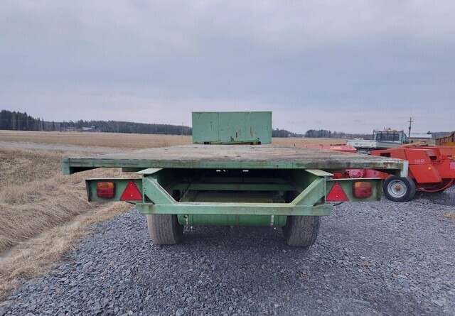 Jalkalavakärry 3-akselinen ilma-alustainen. - Remolque plataforma/ Caja abierta: foto 4 Jalkalavakärry 3-akselinen ilma-alustainen. - Remolque plataforma/ Caja abierta: foto 4