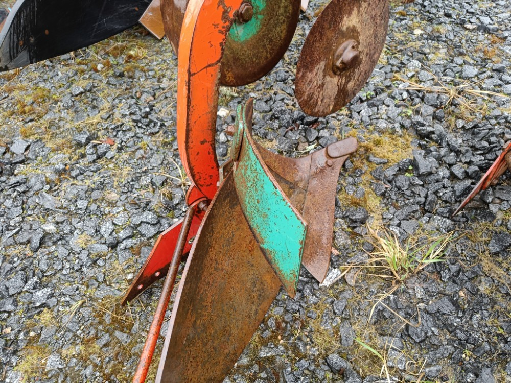 Kverneland A8 sarkia-auran lisäsiipi 16 tuumaa täydellinen - Arado: foto 4 Kverneland A8 sarkia-auran lisäsiipi 16 tuumaa täydellinen - Arado: foto 4