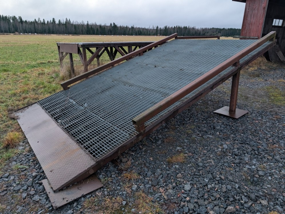 Lastausramppi 12m, leveys 300 cm - Rampa de carga: foto 5 Lastausramppi 12m, leveys 300 cm - Rampa de carga: foto 5