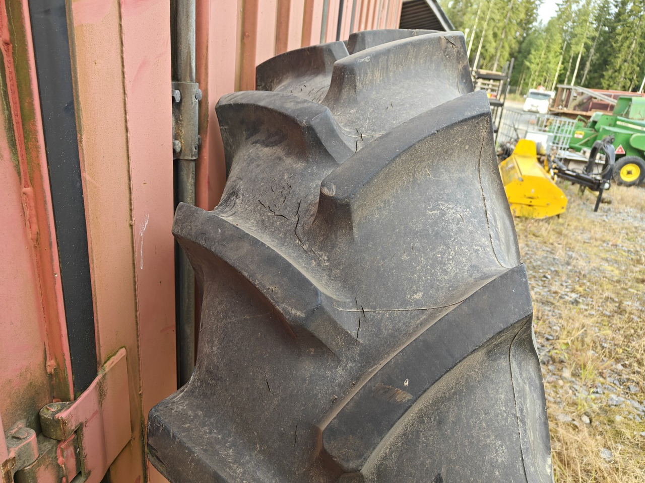 MICHELIN 18.4R38 traktorin renkaat - Neumáticos y llantas para Tractor: foto 4 MICHELIN 18.4R38 traktorin renkaat - Neumáticos y llantas para Tractor: foto 4