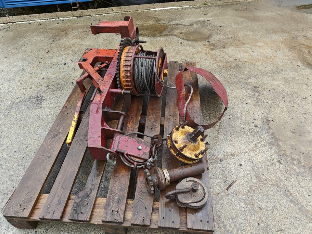 Remet Traktorivinssi - korjattavaksi - Astilladora de leña: foto 4 Remet Traktorivinssi - korjattavaksi - Astilladora de leña: foto 4