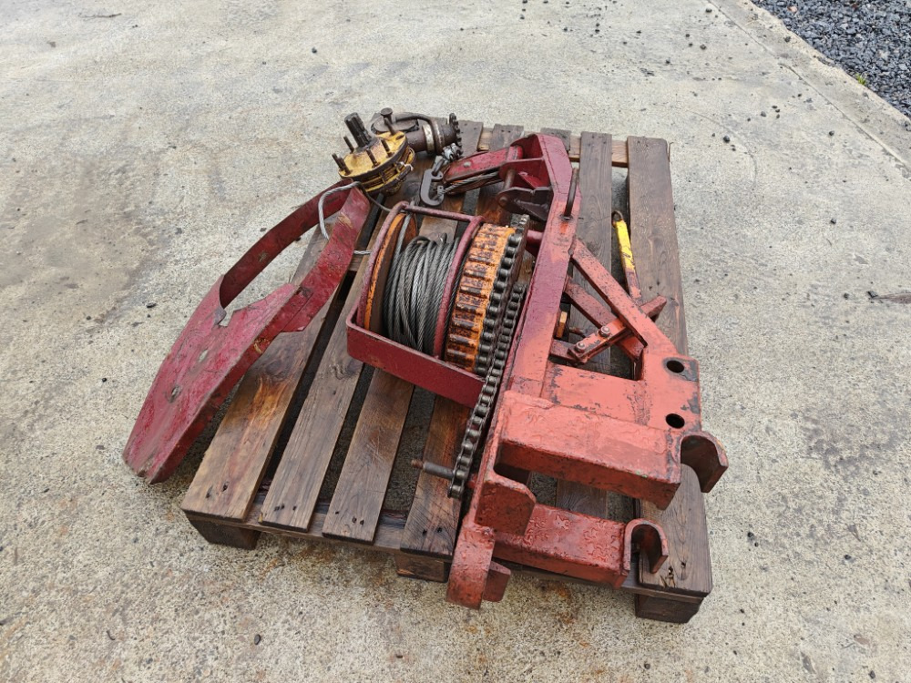 Remet Traktorivinssi - korjattavaksi - Astilladora de leña: foto 2 Remet Traktorivinssi - korjattavaksi - Astilladora de leña: foto 2