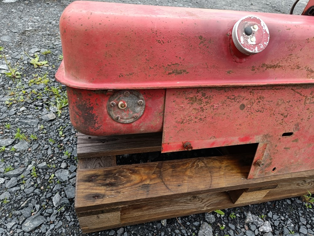 Sampo 410 polttoainetankki - Depósito de combustible para Cosechadora de granos: foto 5 Sampo 410 polttoainetankki - Depósito de combustible para Cosechadora de granos: foto 5