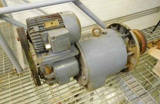 Vaihteita 2 kpl - sähkömoottori / sähkömoottorit - Equipo de construcción: foto 1 Vaihteita 2 kpl - sähkömoottori / sähkömoottorit - Equipo de construcción: foto 1