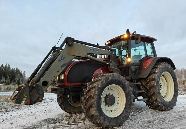 Valtra T190 HiTech etukuormaajalla - Tractor: foto 2 Valtra T190 HiTech etukuormaajalla - Tractor: foto 2